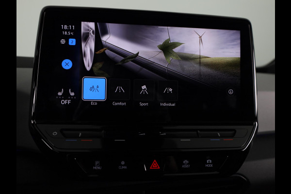 Volkswagen ID.3 First Plus 58 kWh 204 pk | Navigatie | Parkeersensoren | Achteruitrijcamera | Adaptieve cruise control | Matrix LED koplampen | Stoelverwarming |