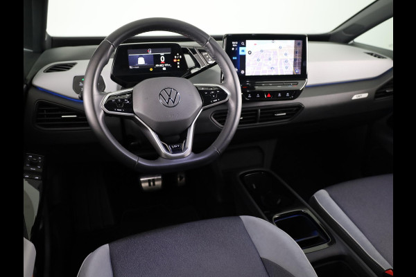 Volkswagen ID.3 First Plus 58 kWh 204 pk | Navigatie | Parkeersensoren | Achteruitrijcamera | Adaptieve cruise control | Matrix LED koplampen | Stoelverwarming |