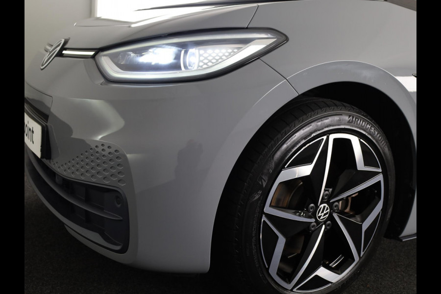 Volkswagen ID.3 First Plus 58 kWh 204 pk | Navigatie | Parkeersensoren | Achteruitrijcamera | Adaptieve cruise control | Matrix LED koplampen | Stoelverwarming |