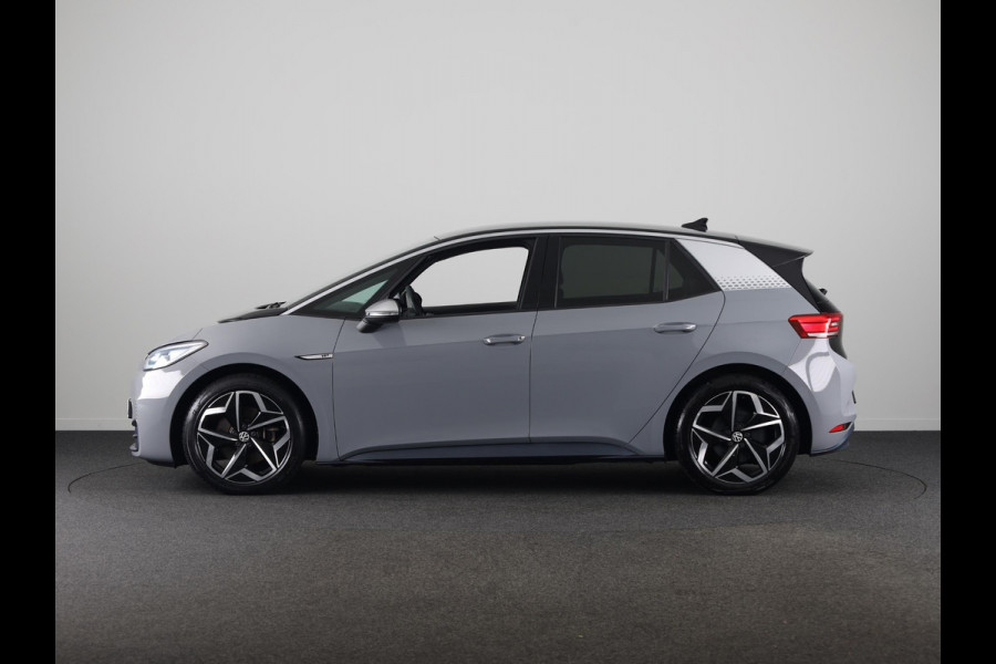 Volkswagen ID.3 First Plus 58 kWh 204 pk | Navigatie | Parkeersensoren | Achteruitrijcamera | Adaptieve cruise control | Matrix LED koplampen | Stoelverwarming |