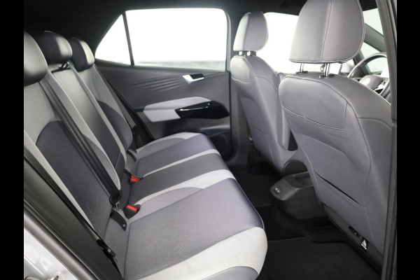 Volkswagen ID.3 First Plus 58 kWh 204 pk | Navigatie | Parkeersensoren | Achteruitrijcamera | Adaptieve cruise control | Matrix LED koplampen | Stoelverwarming |