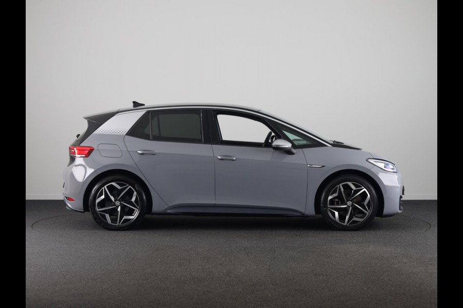 Volkswagen ID.3 First Plus 58 kWh 204 pk | Navigatie | Parkeersensoren | Achteruitrijcamera | Adaptieve cruise control | Matrix LED koplampen | Stoelverwarming |