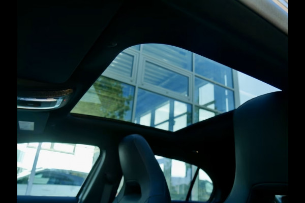 Mercedes-Benz A-Klasse 250e AMG ** LED, MBUX+, DISTR, PANORAMA, HuD, 2-Zone CLIMA, 19-inch LMV,  ** 1e EIG - UNFALLFREI ** ** INFORMEER OOK NAAR ONZE AANTREKKELIJKE FINANCIAL-LEASE TARIEVEN **