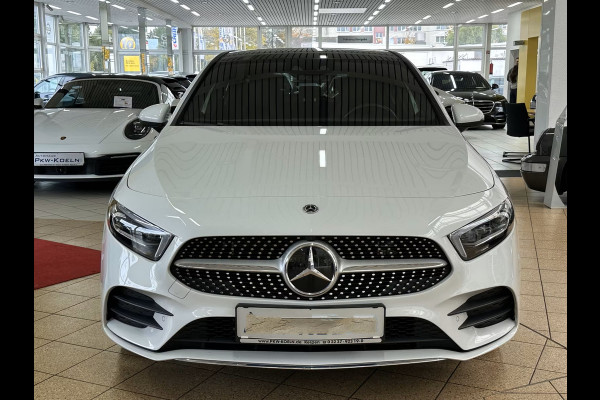 Mercedes-Benz A-Klasse 250e AMG ** LED, MBUX+, DISTR, PANORAMA, HuD, 2-Zone CLIMA, 19-inch LMV,  ** 1e EIG - UNFALLFREI ** ** INFORMEER OOK NAAR ONZE AANTREKKELIJKE FINANCIAL-LEASE TARIEVEN **