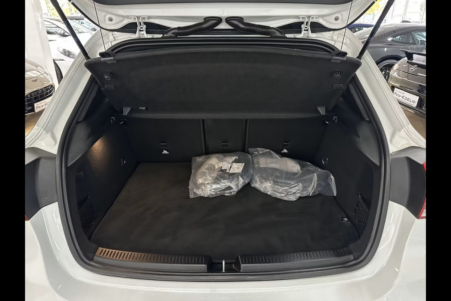 Mercedes-Benz A-Klasse 250e AMG ** LED, MBUX+, DISTR, PANORAMA, HuD, 2-Zone CLIMA, 19-inch LMV,  ** 1e EIG - UNFALLFREI ** ** INFORMEER OOK NAAR ONZE AANTREKKELIJKE FINANCIAL-LEASE TARIEVEN **