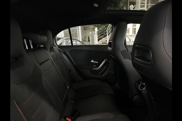 Mercedes-Benz A-Klasse 250e AMG ** LED, MBUX+, DISTR, PANORAMA, HuD, 2-Zone CLIMA, 19-inch LMV,  ** 1e EIG - UNFALLFREI ** ** INFORMEER OOK NAAR ONZE AANTREKKELIJKE FINANCIAL-LEASE TARIEVEN **
