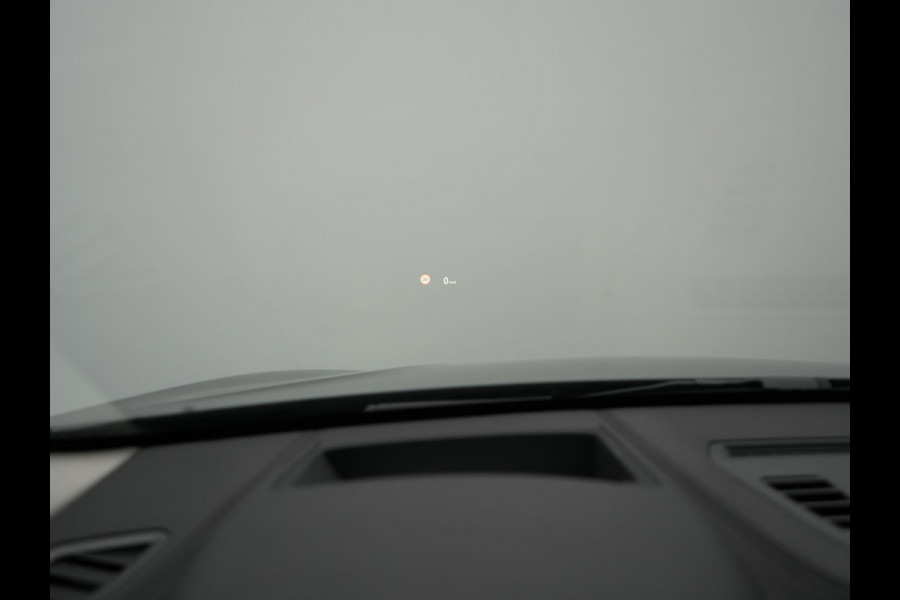 BMW X1 xDrive25e Sportline Plug In Hybrid 221pk Dealer O.H PHEV | Trekhaak Afn. | Head Up | Adaptive Cruise | Camera | Lederen Sportstoelen Verwarmd | M Sportstuur | Navigatie | DAB | 18"L.M |