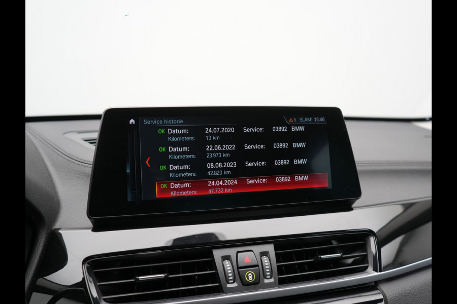 BMW X1 xDrive25e Sportline Plug In Hybrid 221pk Dealer O.H PHEV | Trekhaak Afn. | Head Up | Adaptive Cruise | Camera | Lederen Sportstoelen Verwarmd | M Sportstuur | Navigatie | DAB | 18"L.M |