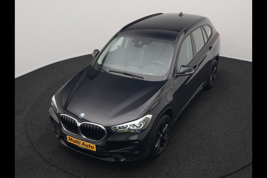 BMW X1 xDrive25e Sportline Plug In Hybrid 221pk Dealer O.H PHEV | Trekhaak Afn. | Head Up | Adaptive Cruise | Camera | Lederen Sportstoelen Verwarmd | M Sportstuur | Navigatie | DAB | 18"L.M |