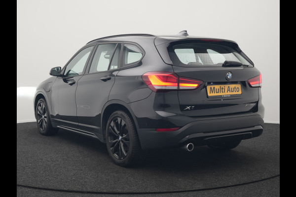 BMW X1 xDrive25e Sportline Plug In Hybrid 221pk Dealer O.H PHEV | Trekhaak Afn. | Head Up | Adaptive Cruise | Camera | Lederen Sportstoelen Verwarmd | M Sportstuur | Navigatie | DAB | 18"L.M |
