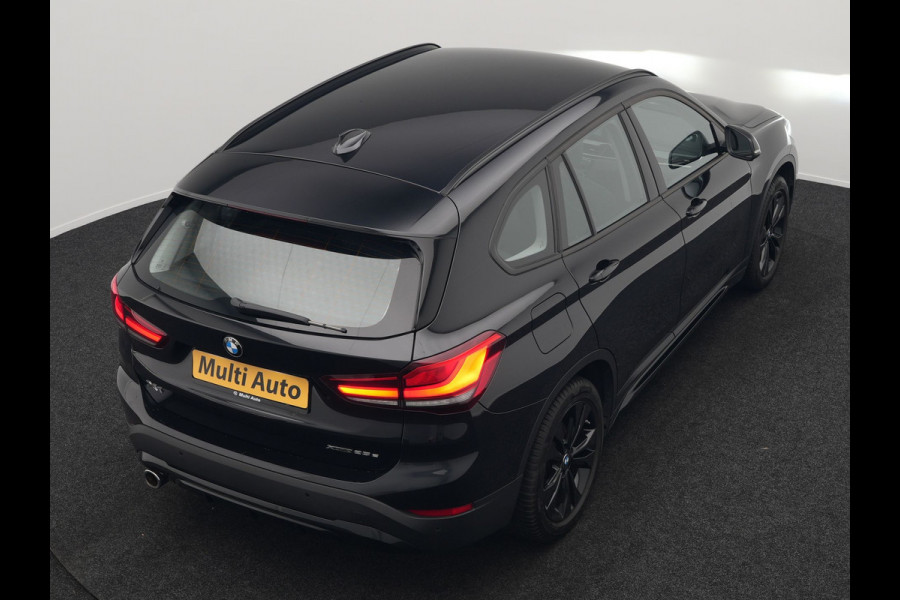 BMW X1 xDrive25e Sportline Plug In Hybrid 221pk Dealer O.H PHEV | Trekhaak Afn. | Head Up | Adaptive Cruise | Camera | Lederen Sportstoelen Verwarmd | M Sportstuur | Navigatie | DAB | 18"L.M |