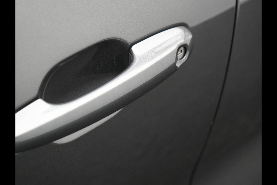 Ford Kuga 2.5 Titanium Plug In Hybrid 225pk Dealer O.H. PHEV | Panodak | Trekhaak Afneembaar | Adaptive Cruise | 360 Camera | Bang&Olufsen | Sportstoelen & Stuur Verwarmd | Keyless | Blis | Navigatie | DAB |