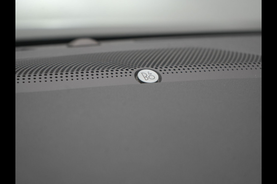 Ford Kuga 2.5 Titanium Plug In Hybrid 225pk Dealer O.H. PHEV | Panodak | Trekhaak Afneembaar | Adaptive Cruise | 360 Camera | Bang&Olufsen | Sportstoelen & Stuur Verwarmd | Keyless | Blis | Navigatie | DAB |