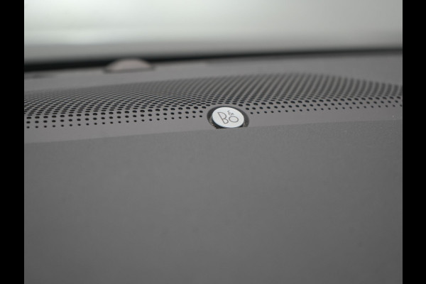 Ford Kuga 2.5 Titanium Plug In Hybrid 225pk Dealer O.H. PHEV | Panodak | Trekhaak Afneembaar | Adaptive Cruise | 360 Camera | Bang&Olufsen | Sportstoelen & Stuur Verwarmd | Keyless | Blis | Navigatie | DAB |