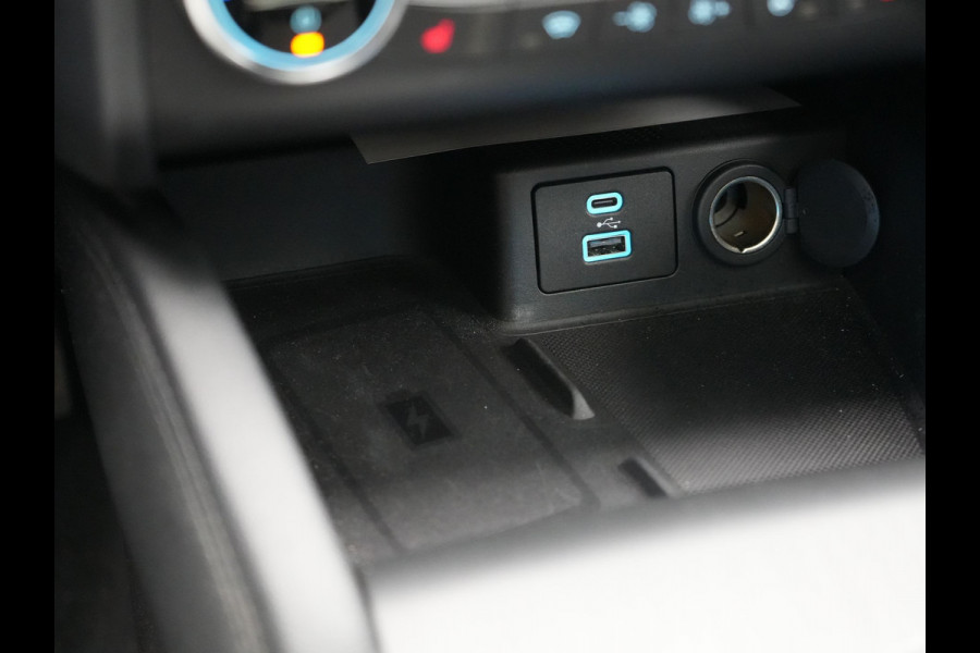 Ford Kuga 2.5 Titanium Plug In Hybrid 225pk Dealer O.H. PHEV | Panodak | Trekhaak Afneembaar | Adaptive Cruise | 360 Camera | Bang&Olufsen | Sportstoelen & Stuur Verwarmd | Keyless | Blis | Navigatie | DAB |