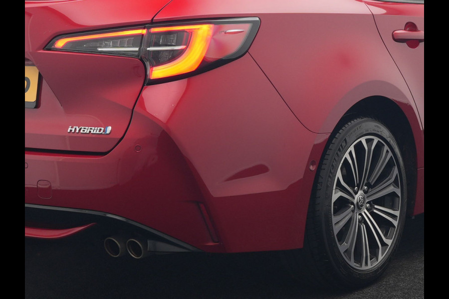 Toyota Corolla Touring Sports 2.0 Hybrid Dynamic 180pk Dealer O.H. | Adaptive Cruise | Camera | Sportstoelen & Stuur Verwarmd | Apple Carplay | Keyless | Blis | Navigatie | DAB |