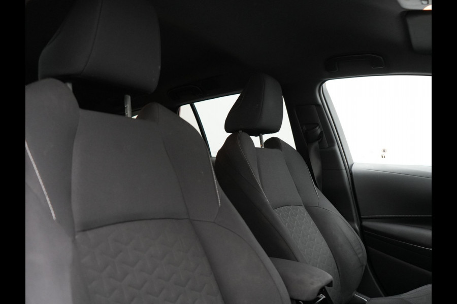 Toyota Corolla Touring Sports 2.0 Hybrid Dynamic 180pk Dealer O.H. | Adaptive Cruise | Camera | Sportstoelen & Stuur Verwarmd | Apple Carplay | Keyless | Blis | Navigatie | DAB |