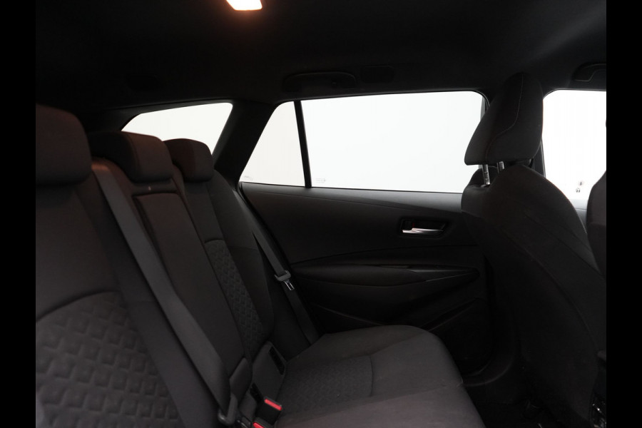 Toyota Corolla Touring Sports 2.0 Hybrid Dynamic 180pk Dealer O.H. | Adaptive Cruise | Camera | Sportstoelen & Stuur Verwarmd | Apple Carplay | Keyless | Blis | Navigatie | DAB |