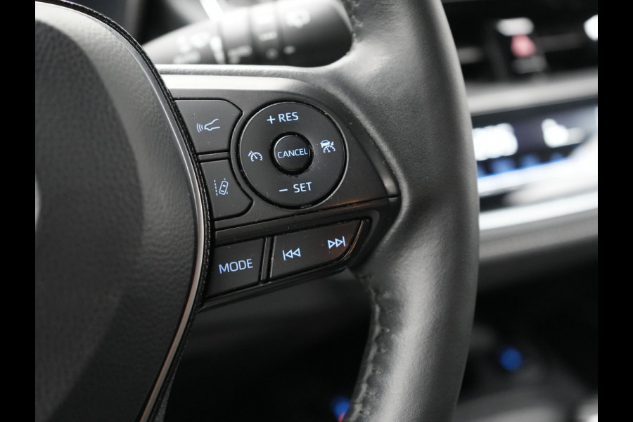 Toyota Corolla Touring Sports 2.0 Hybrid Dynamic 180pk Dealer O.H. | Adaptive Cruise | Camera | Sportstoelen & Stuur Verwarmd | Apple Carplay | Keyless | Blis | Navigatie | DAB |