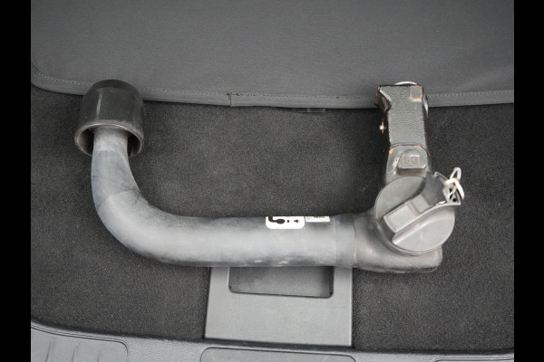 Ford Kuga 2.5 Vignale Plug In Hybrid 225pk Dealer O.H. PHEV | Trekhaak Afneembaar | Head Up | 360 Camera | Adaptive Cruise | Lederen Sportstoelen Memory & Verwarmd | Bang&Olufsen | Stuur Verwarmd | Apple Carplay | Blis | Keyless | Navigatie | DAB