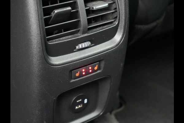 Ford Kuga 2.5 Vignale Plug In Hybrid 225pk Dealer O.H. PHEV | Trekhaak Afneembaar | Head Up | 360 Camera | Adaptive Cruise | Lederen Sportstoelen Memory & Verwarmd | Bang&Olufsen | Stuur Verwarmd | Apple Carplay | Blis | Keyless | Navigatie | DAB