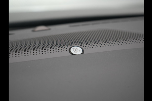 Ford Kuga 2.5 Vignale Plug In Hybrid 225pk Dealer O.H. PHEV | Trekhaak Afneembaar | Head Up | 360 Camera | Adaptive Cruise | Lederen Sportstoelen Memory & Verwarmd | Bang&Olufsen | Stuur Verwarmd | Apple Carplay | Blis | Keyless | Navigatie | DAB