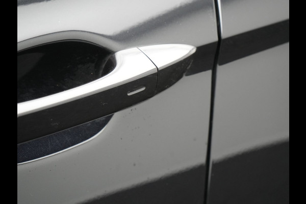 Volkswagen Passat Variant 1.4 TSI GTE Business Plug In Hybrid 218pk Dealer O.H PHEV | Trekhaak Af Fabriek | Panodak | Adaptive Cruise | Camera | Alcantara Sportstoelen Massage & Verwarmd | Apple Carplay | Navigatie | Keyless | Virtual | DAB |