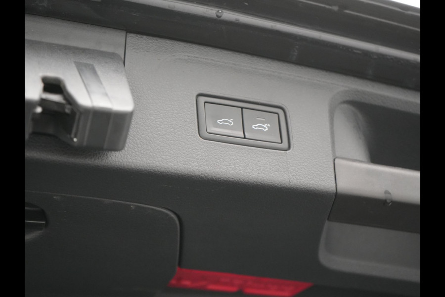 Volkswagen Passat Variant 1.4 TSI GTE Business Plug In Hybrid 218pk Dealer O.H PHEV | Trekhaak Af Fabriek | Panodak | Adaptive Cruise | Camera | Alcantara Sportstoelen Massage & Verwarmd | Apple Carplay | Navigatie | Keyless | Virtual | DAB |