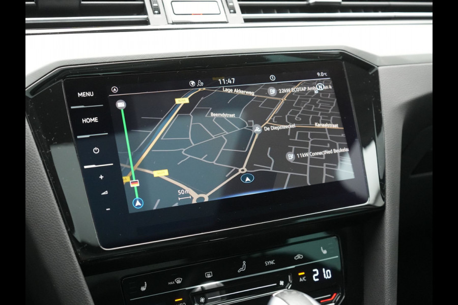 Volkswagen Passat Variant 1.4 TSI GTE Business Plug In Hybrid 218pk Dealer O.H PHEV | Trekhaak Af Fabriek | Panodak | Adaptive Cruise | Camera | Alcantara Sportstoelen Massage & Verwarmd | Apple Carplay | Navigatie | Keyless | Virtual | DAB |