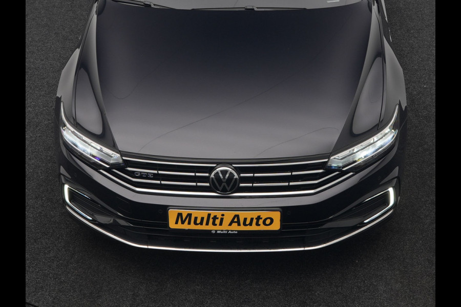 Volkswagen Passat Variant 1.4 TSI GTE Business Plug In Hybrid 218pk Dealer O.H PHEV | Trekhaak Af Fabriek | Panodak | Adaptive Cruise | Camera | Alcantara Sportstoelen Massage & Verwarmd | Apple Carplay | Navigatie | Keyless | Virtual | DAB |