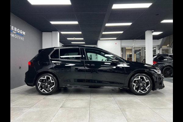 Volkswagen Golf 8.5 1.5 eTSI R-Line | CAMERA | LED | PANO |
