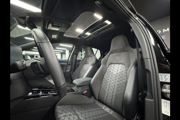 Volkswagen Golf 8.5 1.5 eTSI R-Line | CAMERA | LED | PANO |