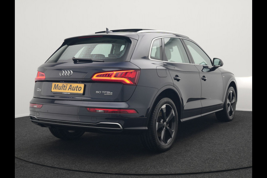 Audi Q5 50 TFSI e quattro S Line Plug In Hybrid 299pk Dealer O.H. PHEV | Panodak | 20"L.M Rotor | Apple Carplay | Sportstoelen Verwarmd | Cruise Control | Keyless | Navigatie | Virtual | 20"L.M |