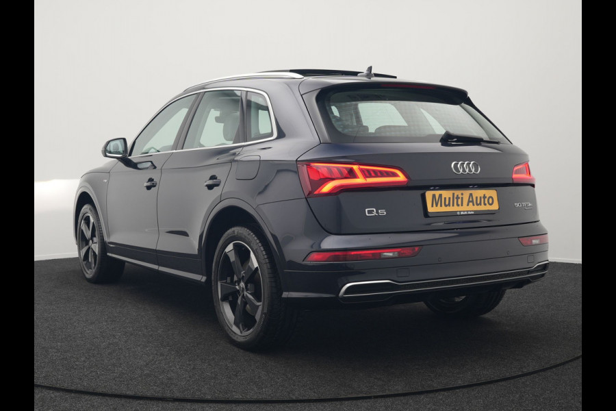 Audi Q5 50 TFSI e quattro S Line Plug In Hybrid 299pk Dealer O.H. PHEV | Panodak | 20"L.M Rotor | Apple Carplay | Sportstoelen Verwarmd | Cruise Control | Keyless | Navigatie | Virtual | 20"L.M |