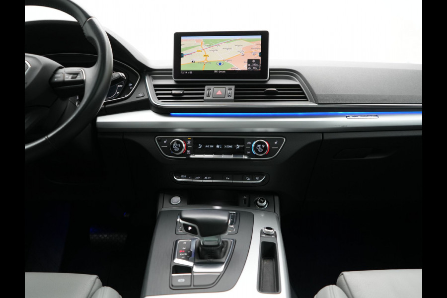 Audi Q5 50 TFSI e quattro S Line Plug In Hybrid 299pk Dealer O.H. PHEV | Panodak | 20"L.M Rotor | Apple Carplay | Sportstoelen Verwarmd | Cruise Control | Keyless | Navigatie | Virtual | 20"L.M |