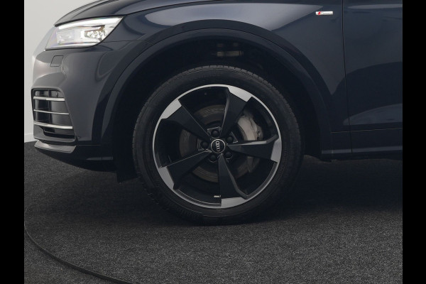 Audi Q5 50 TFSI e quattro S Line Plug In Hybrid 299pk Dealer O.H. PHEV | Panodak | 20"L.M Rotor | Apple Carplay | Sportstoelen Verwarmd | Cruise Control | Keyless | Navigatie | Virtual | 20"L.M |