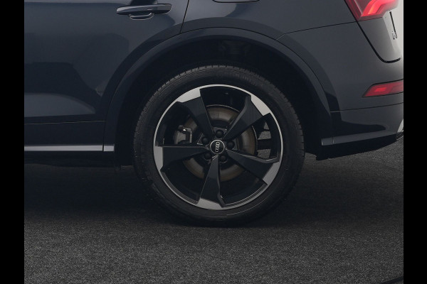 Audi Q5 50 TFSI e quattro S Line Plug In Hybrid 299pk Dealer O.H. PHEV | Panodak | 20"L.M Rotor | Apple Carplay | Sportstoelen Verwarmd | Cruise Control | Keyless | Navigatie | Virtual | 20"L.M |