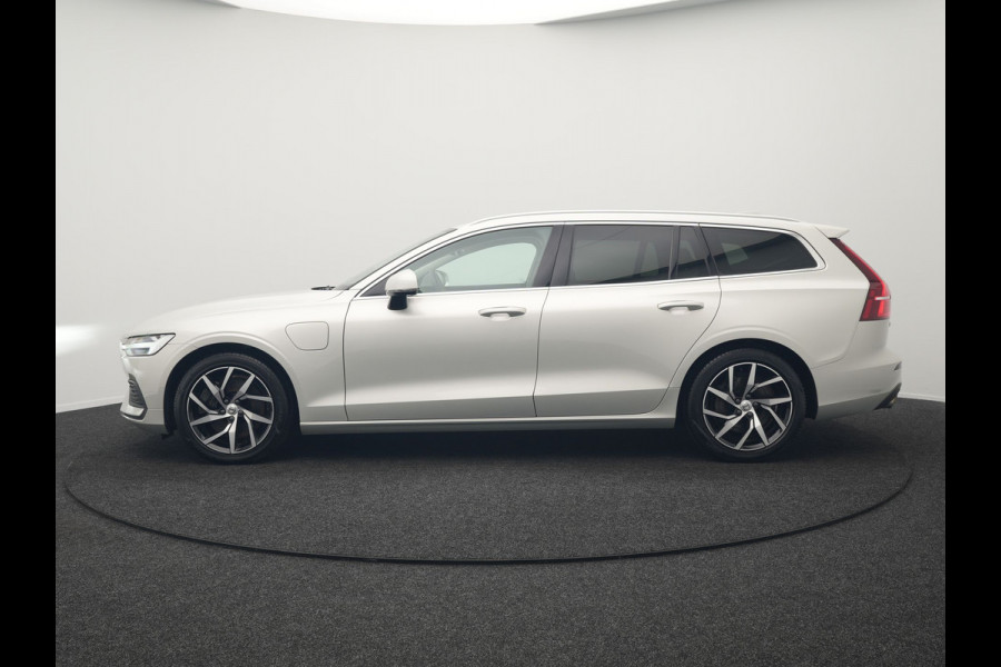 Volvo V60 T6 Twin Engine AWD Momentum Pro Plug In Hybrid 340pk Dealer O.H PHEV | Panodak | Adaptive Cruise | Camera | Apple Carplay | Sportstoelen Verwarmd | Virtual | Blis |