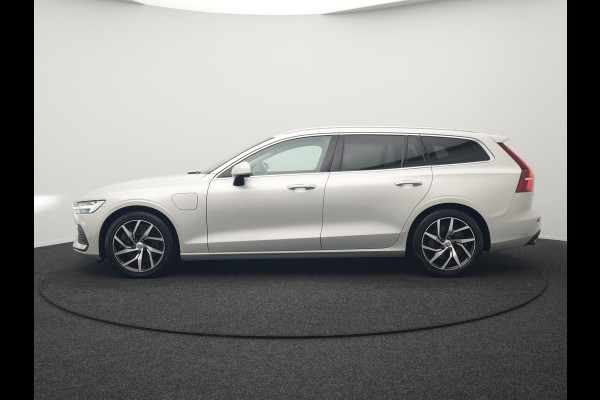 Volvo V60 T6 Twin Engine AWD Momentum Pro Plug In Hybrid 340pk Dealer O.H PHEV | Panodak | Adaptive Cruise | Camera | Apple Carplay | Sportstoelen Verwarmd | Virtual | Blis |