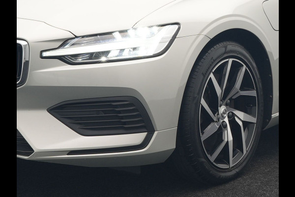 Volvo V60 T6 Twin Engine AWD Momentum Pro Plug In Hybrid 340pk Dealer O.H PHEV | Panodak | Adaptive Cruise | Camera | Apple Carplay | Sportstoelen Verwarmd | Virtual | Blis |