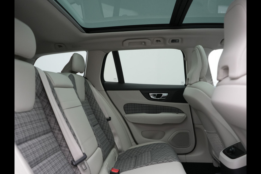 Volvo V60 T6 Twin Engine AWD Momentum Pro Plug In Hybrid 340pk Dealer O.H PHEV | Panodak | Adaptive Cruise | Camera | Apple Carplay | Sportstoelen Verwarmd | Virtual | Blis |