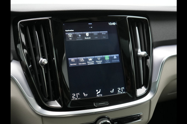 Volvo V60 T6 Twin Engine AWD Momentum Pro Plug In Hybrid 340pk Dealer O.H PHEV | Panodak | Adaptive Cruise | Camera | Apple Carplay | Sportstoelen Verwarmd | Virtual | Blis |