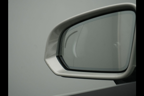 Volvo V60 T6 Twin Engine AWD Momentum Pro Plug In Hybrid 340pk Dealer O.H PHEV | Panodak | Adaptive Cruise | Camera | Apple Carplay | Sportstoelen Verwarmd | Virtual | Blis |