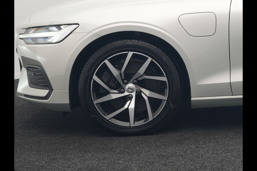 Volvo V60 T6 Twin Engine AWD Momentum Pro Plug In Hybrid 340pk Dealer O.H PHEV | Panodak | Adaptive Cruise | Camera | Apple Carplay | Sportstoelen Verwarmd | Virtual | Blis |