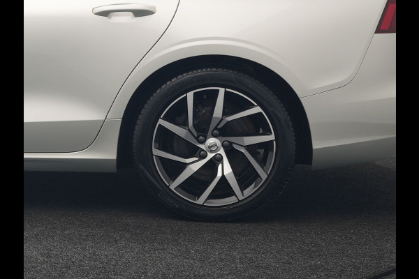 Volvo V60 T6 Twin Engine AWD Momentum Pro Plug In Hybrid 340pk Dealer O.H PHEV | Panodak | Adaptive Cruise | Camera | Apple Carplay | Sportstoelen Verwarmd | Virtual | Blis |