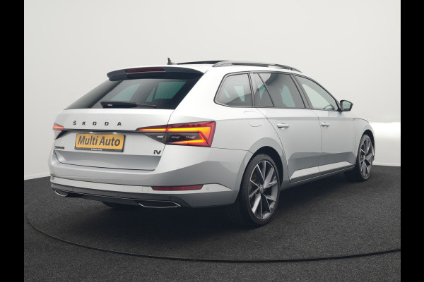 Škoda Superb Combi 1.4 TSI iV Sportline Business Plug In Hybrid 218pk Dealer O.H PHEV | Trekhaak Af Fabriek | Panodak | Adaptive Cruise | Alcantara Sportstoelen Memory & Verwarmd | Sfeerverlichting | Apple Carplay | Stuur Verwarmd | Virtual | Keyless | DAB | 19"L.M |
