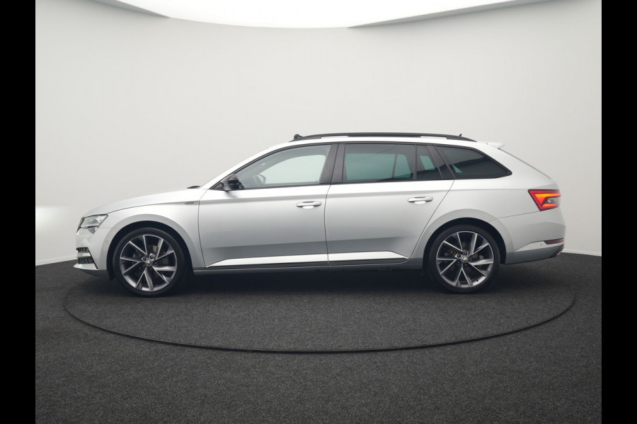 Škoda Superb Combi 1.4 TSI iV Sportline Business Plug In Hybrid 218pk Dealer O.H PHEV | Trekhaak Af Fabriek | Panodak | Adaptive Cruise | Alcantara Sportstoelen Memory & Verwarmd | Sfeerverlichting | Apple Carplay | Stuur Verwarmd | Virtual | Keyless | DAB | 19"L.M |