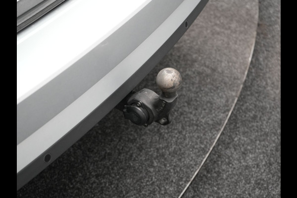 Škoda Superb Combi 1.4 TSI iV Sportline Business Plug In Hybrid 218pk Dealer O.H PHEV | Trekhaak Af Fabriek | Panodak | Adaptive Cruise | Alcantara Sportstoelen Memory & Verwarmd | Sfeerverlichting | Apple Carplay | Stuur Verwarmd | Virtual | Keyless | DAB | 19"L.M |