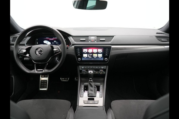 Škoda Superb Combi 1.4 TSI iV Sportline Business Plug In Hybrid 218pk Dealer O.H PHEV | Trekhaak Af Fabriek | Panodak | Adaptive Cruise | Alcantara Sportstoelen Memory & Verwarmd | Sfeerverlichting | Apple Carplay | Stuur Verwarmd | Virtual | Keyless | DAB | 19"L.M |