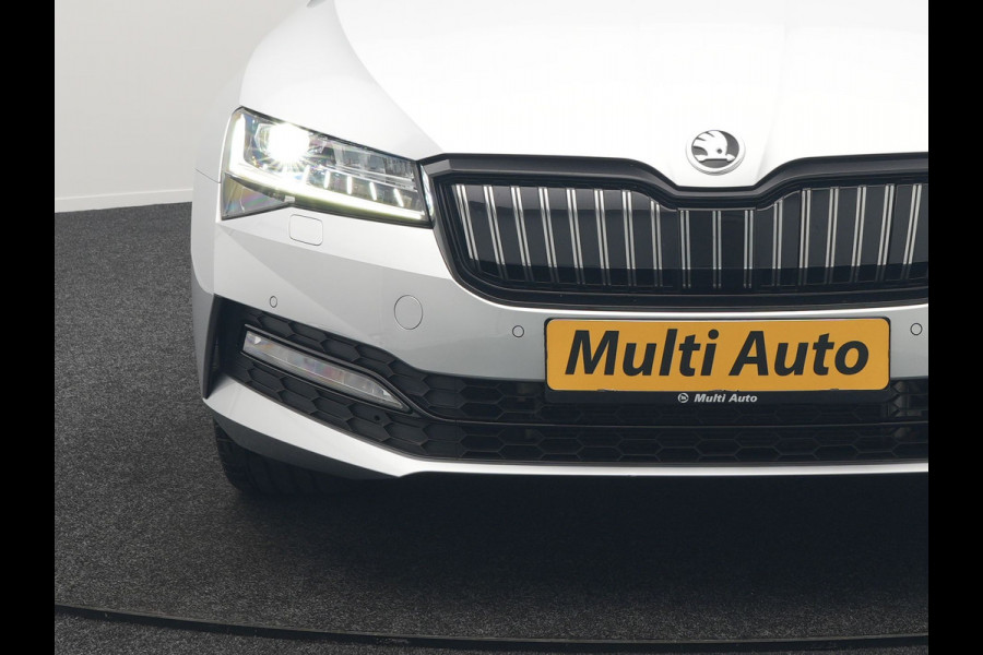 Škoda Superb Combi 1.4 TSI iV Sportline Business Plug In Hybrid 218pk Dealer O.H PHEV | Trekhaak Af Fabriek | Panodak | Adaptive Cruise | Alcantara Sportstoelen Memory & Verwarmd | Sfeerverlichting | Apple Carplay | Stuur Verwarmd | Virtual | Keyless | DAB | 19"L.M |